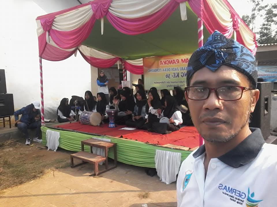 Penampilan seni pada peringatan Hari Jadi Desa Tembong ke-36.