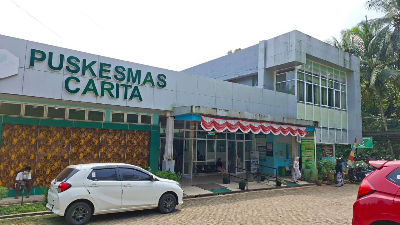 Gedung Puskesmas Carita yang berada di Kp. Tembol, Desa Tembong.